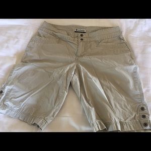 Columbia  stone colored hiking shorts